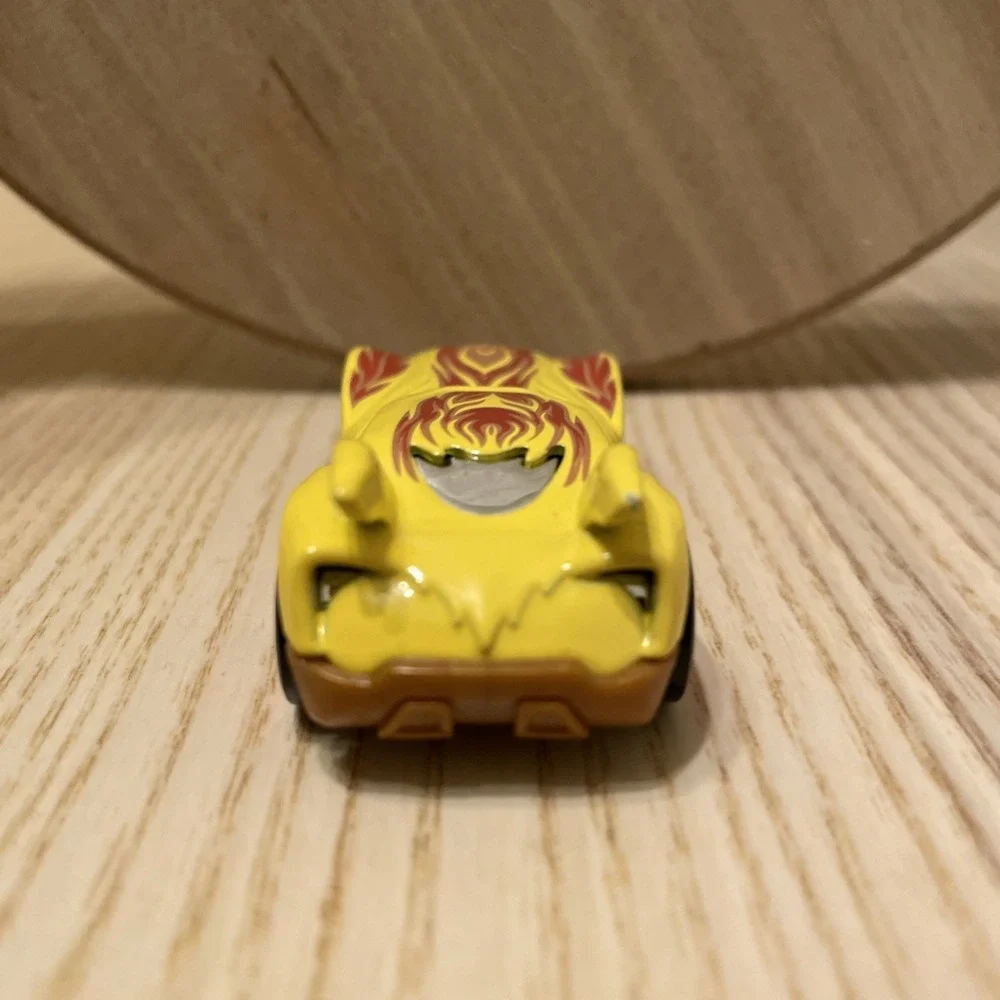 2010 Hot‎ Wheels Howlin' Heat die-cast car from the Street Beasts series